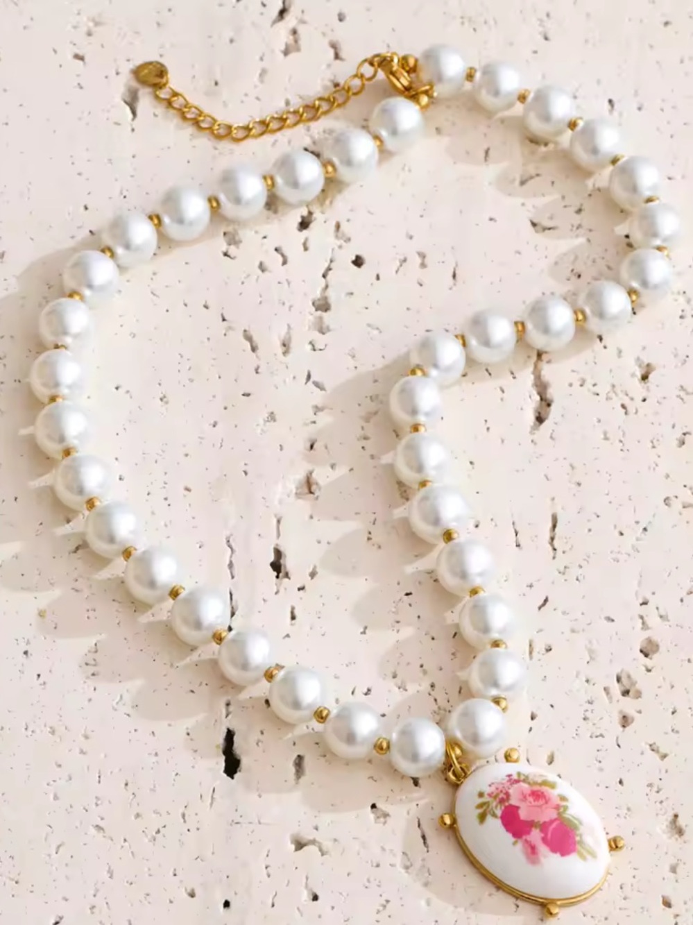 Vintage Rose Pearl Floral Gold Necklace - Picture 5 of 14